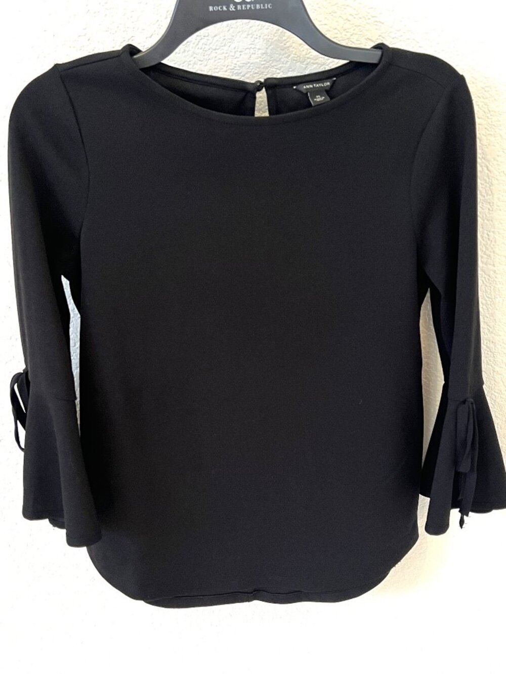 Anne Taylor women long & Bell Sleeves top